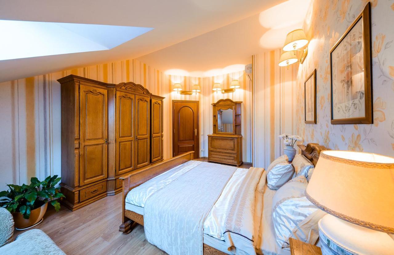Boutique Apart-Hotel Sherborne เคียฟ ภายนอก รูปภาพ