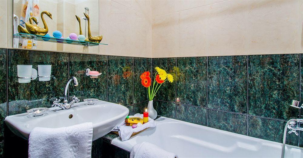 Boutique Apart-Hotel Sherborne เคียฟ ภายนอก รูปภาพ