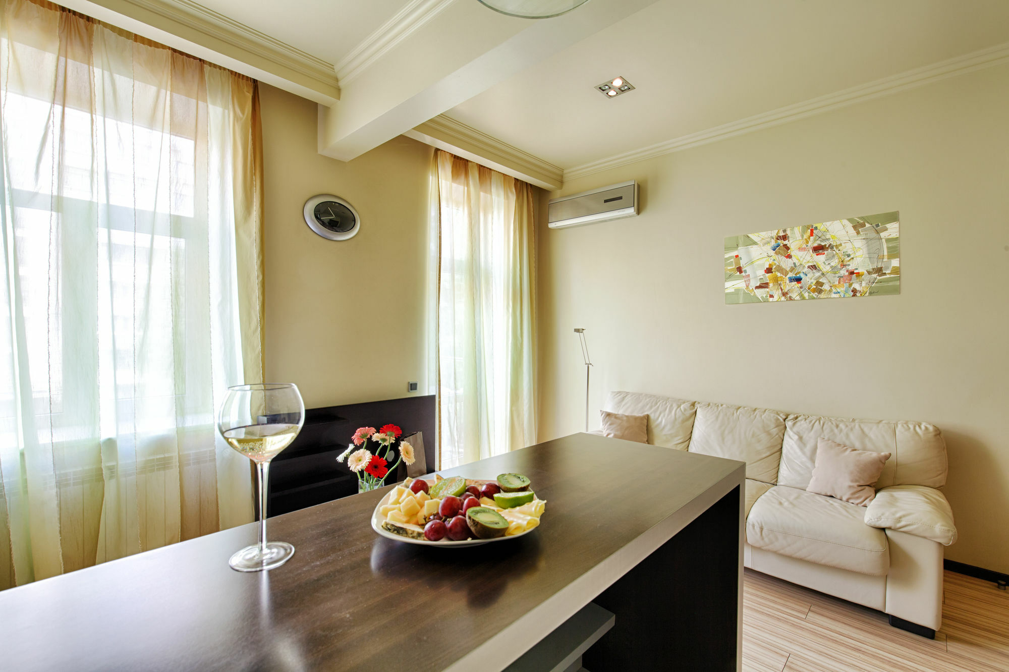 Boutique Apart-Hotel Sherborne เคียฟ ภายนอก รูปภาพ