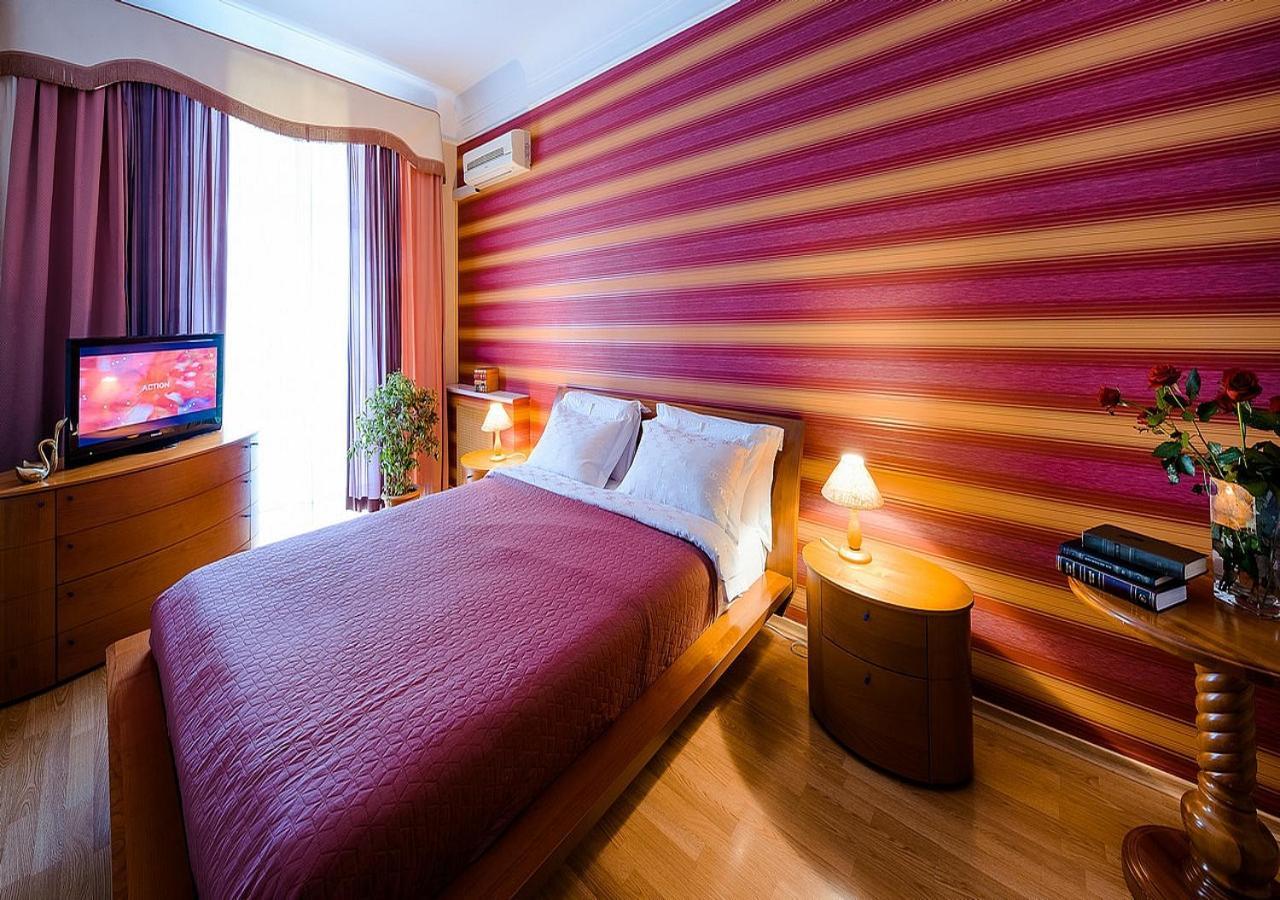 Boutique Apart-Hotel Sherborne เคียฟ ภายนอก รูปภาพ